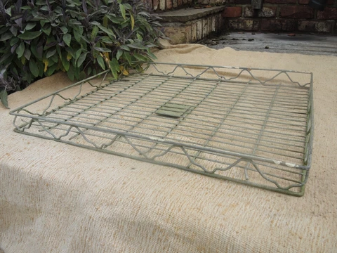 Vintage Galvanised Wire Tray  Greenhouse Tray Mothers Pride   (1238) Cover