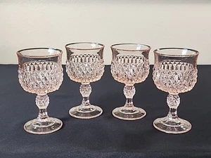 Rosa Vertiefungsglas 4 Stück klein 5,25" Indiana Glas Diamant Spitze Fußkelche - Bild 1 von 8