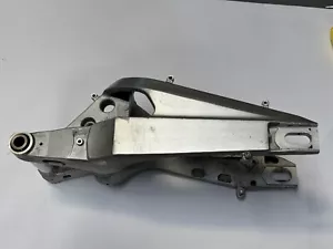 LEER Brazo oscilante tribrazo tribrazo usado Honda CBR400RR CBR400 NC29 envío GRATIS - Imagen 1 de 18