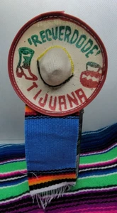 Großhandel Posten 12 Mini Hüte 3 Zoll Mini Sombrero mit Mini Sarape falsche Decke - Bild 1 von 16