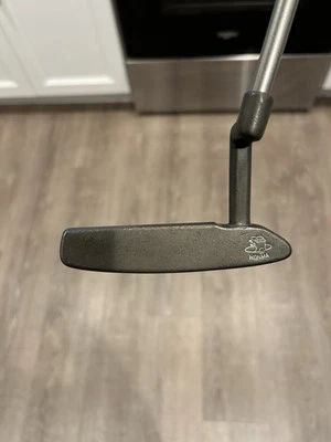 HONMA CB8055 LONG, ANSER STYLE PUTTER, MADE IN JAPAN 34” RH GRAPHITE SHAFT - Image 1 of 4