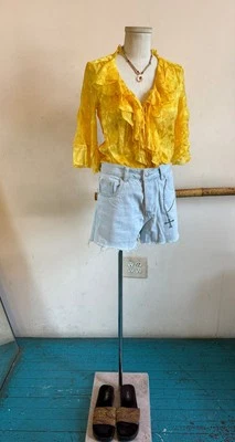 Blusa Diane Von Furstenberg Amarilla Semi Transparente Floral Volantes con Camisola Foto 1 de 4