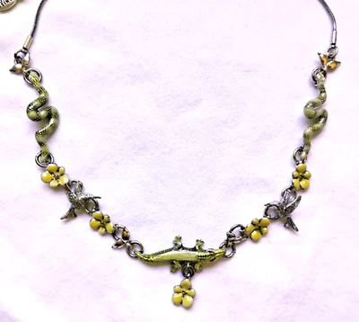 Collar Peregrino Diseño Danés Tono Plata Esmalte Pastel Reptiles Pájaros Flores  Foto 1 de 4