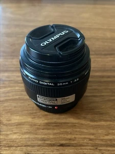 Olympus Zuiko Digital 35mm 1:3,5 Macro With Uv Lens - Picture 1 of 3