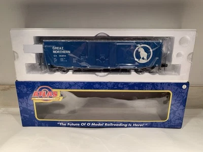 ATLAS O 3-RAIL GREAT NORTHERN 50’ PLUG DOOR PS-1 BOX CAR! O SCALE FREIGHT BOXCAR - Image 1 of 4