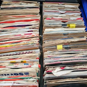 JOB LOT Of 160 x 7" - 1950s/60s Vinyl Records - BARGAIN PRICE ** Updated ** - Picture 1 of 2