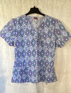 Blusa Médica Denice para Mujer con Patrón Geométrico Talla Grande - Imagen 1 de 3