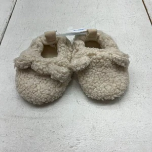 Carters Beige Sherpa Slip-On Slippers Unisex Baby Size 0-3 Months NEW - Picture 1 of 5