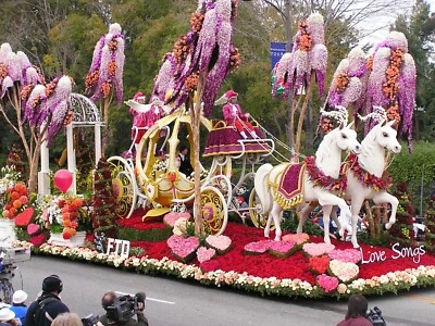 2  TOURNAMENT of ROSE PARADE  * DOWN FRONT * ROW B *TV ZONE* UP-CLOSE * - Image 1 of 4