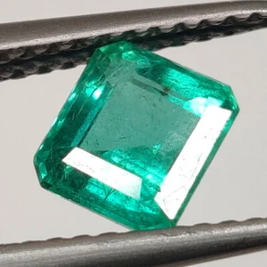 0.93 CT - Natural Emerald Octagon Shape Top shiny Luster Gem Zambian - 7588 - Picture 1 of 3