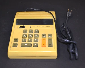 TEXAS INSTRUMENTS TI-3000 ELECTRONIC CALCULATOR --- FOR PARTS OR REPAIR - Picture 1 of 11