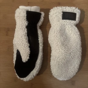UGG Damen Handschuhe Fäustlinge Gr. S/M Weiß Fake Fur Neuwertig - Bild 1 von 4