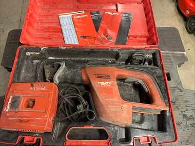 Sierra recíproca inalámbrica HILTI WSR 650-A 24V sin batería Foto 1 de 4