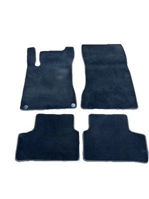 梅赛德斯奔驰 A220 CLA250 脚垫 CLA45 AMG 正品丝绒原始设备制造商 C 级 — 第 1/4 张图片