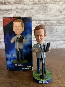 Vin Scully Bobblehead LA Dodgers Broadcaster Hablando en Micrófono 2013 - Imagen 1 de 5