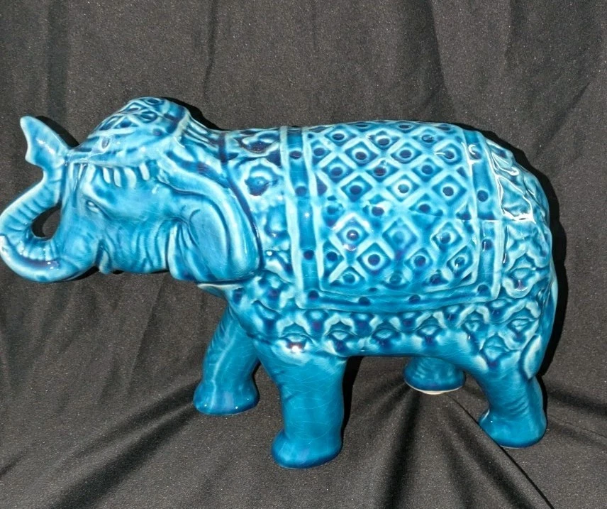 Figura Elefante de Pie Cerámica Colección Urban Trends - Azul Turquesa Foto 1 de 4