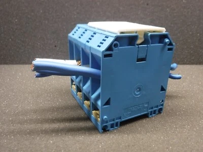 Weidmuller IEC 947-7-1 1000V 70 mm^2 Terminal Block - Image 1 of 4