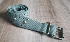 Cinturón Aeropostale Talla Grande 38 Polvoriento Verde Oliva Tachonado Lona Rodillo Hebilla - Imagen 1 de 8