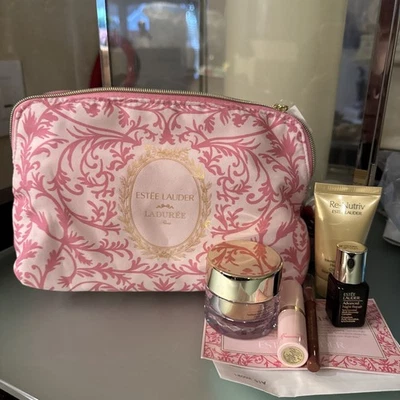 Juego de regalo de 6 piezas Estee Lauder x Laduree Re-Nutriv Ultimate Diamond maquillaje para el cuidado de la piel Foto 1 de 3