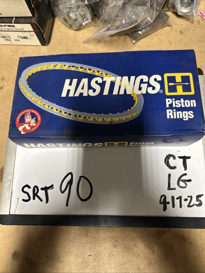 Juego de anillos de pistón Hastings 4222 para Chrysler, Dodge, Plymouth 4 cilindros nuevo de stock Foto 1 de 4