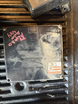 1988 Nissan Pathfinder Ecu. Automatic. 4x4  - Image 1 of 3