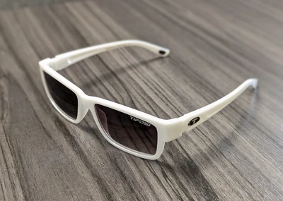 Gafas de sol Tifosi Optics Hagen blanco brillante, lentes degradadas de humo, #316 Foto 1 de 4