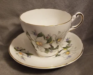 Vintage Regency Fine Bone China tea cup & saucer " White Magnolia", England - Picture 1 of 6
