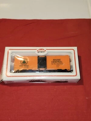 (D10) --- MODEL POWER #8003 MAINE CENTRAL BOX CAR HO SCALE W/ BOX 10019 - Image 1 of 4