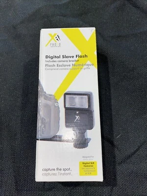 XIT PHOTO DIGITAL SLAVE FLASH INCLUDES CAMERA BRACKET - Image 1 of 4