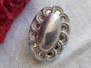 Gros bouton ancien en verre ovale argent mat pourtour dentelle gros G4E - Picture 1 of 4