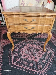 Vintage Country French Provincial Style HEKMAN Leather Top Side Table - Picture 1 of 8