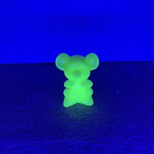 De colección. Figura Boyd Willie el Ratón Rosa Lechoso. ¡Brilla bajo luz negra! #443 - Imagen 1 de 8