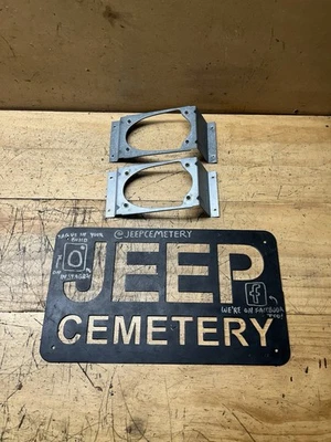 Soporte de altavoces traseros 86-92 Jeep Comanche MJ OEM (PAR) Foto 1 de 4