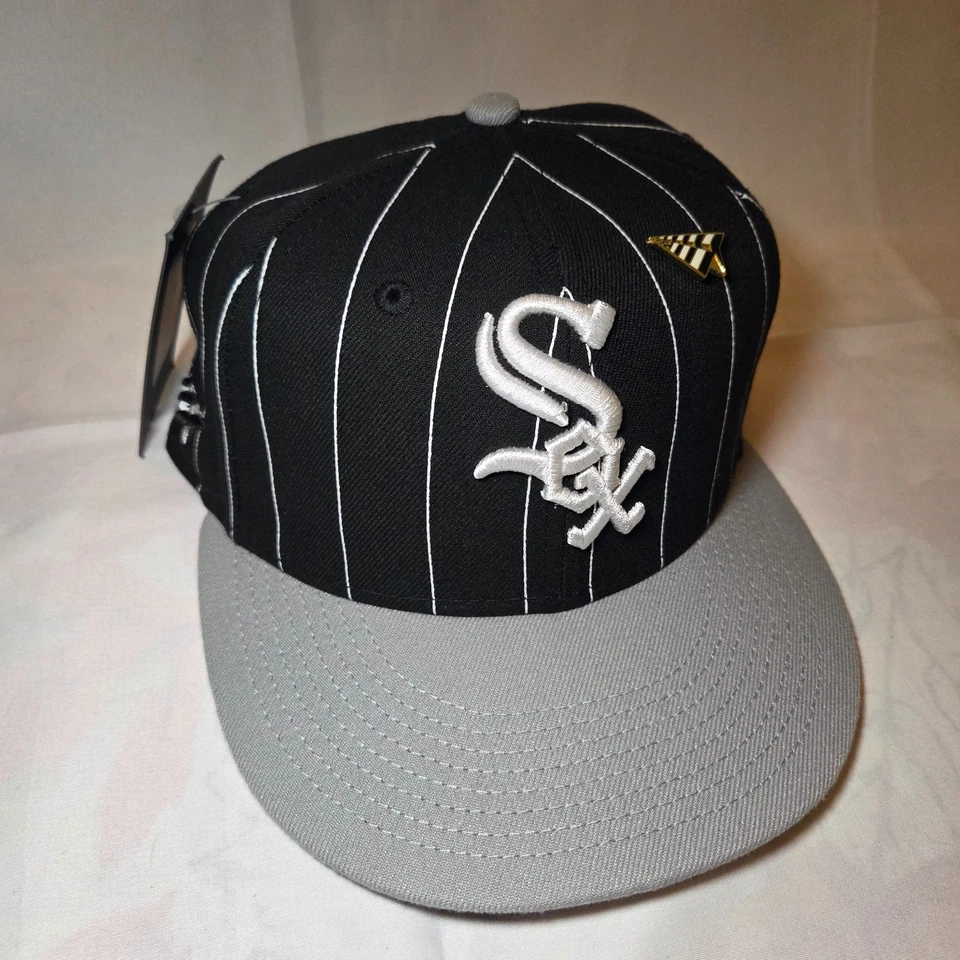 New Era 59FIFTY Chicago White Sox Black/Gray Pinstripe Fitted Hat 7 1/4 - Image 1 of 4