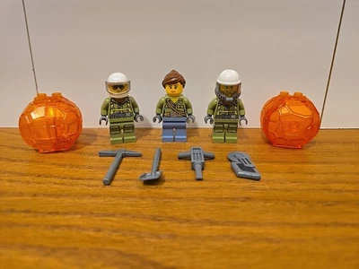3 LEGO City Volcano Explorer minifigures 60124 60125 cty0685 cty0686 Lava Tools - Image 1 of 4