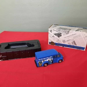 1992 Lledo Days Gone "The New York Times" Diecast Van - Power of the Press Serie - Picture 1 of 8