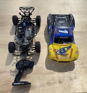 TRAXXAS SLASH R/C Whelchel Edition Short Course Off Road Camion da Corsa Completo Ac - Foto 1 di 8