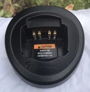 USED. Motorola single charger dock for GP320 GP340 GP360 GP380 GP388 - Picture 1 of 3