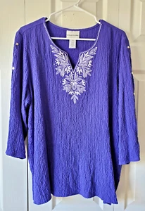 Top Alfred Dunner XL viola manica 3/4 blusa camicia manica a spacco floreale perline - Foto 1 di 9
