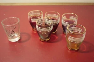 Vintage/Retro 5er Set gemischte Farben Likör Schnapsgläser - Bild 1 von 5