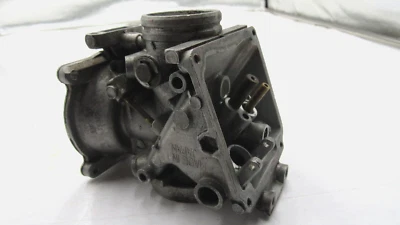 1990 Yamaha FZR400 OEM #4 Carcaça de Carburador Externa Direita - Imagem 1 de 4