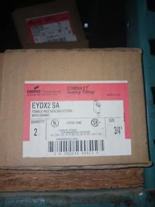 EATON CROUSE HINDS EYDX2 SA FEMALE HUB SEALING FITTINGS 3/4 IN 678 LOT OF 2 - Picture 1 of 1