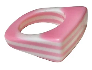 Vintage Resin Lucite Plastic Striped Pink White Ring MOD Size 7 - Picture 1 of 9