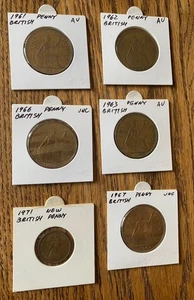 1961 - 1971 GREAT BRITAIN QUEEN ELIZABETH II PENNIES LOT - 6 VERSCHIEDENE - NACHLASS - Bild 1 von 15