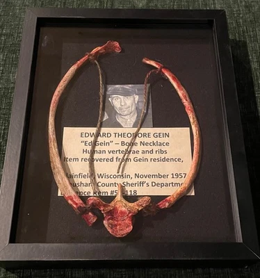 Ed Gein 1957 réplica de colar de ossos – caixa de sombras de exibição – arte estranha de crime verdadeiro - Imagem 1 de 4