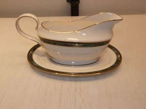 Lenox Kelly Pattern Gravy Boat and Underplate - Picture 1 of 5