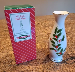 Macy's All the Trimmings Holly Berries Holiday Christmas 6.5" Bud Vase w/Org Box - Picture 1 of 23