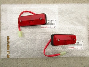 FITS: 80 - 83 TOYOTA COROLLA REAR LEFT + RIGHT SIDE MARKER LIGHT SET OEM NEW - Picture 1 of 3