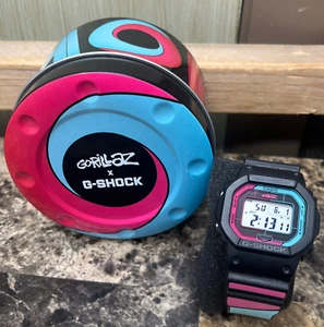 Casio G-Shock x Gorillaz GW-B5600GZ Square Uhr mit Dose - Bild 1 von 10