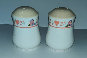 VTG Salt & Pepper Shakers Cottage Core Hearts Japan - Picture 1 of 5